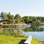 5 Person In Bårdset