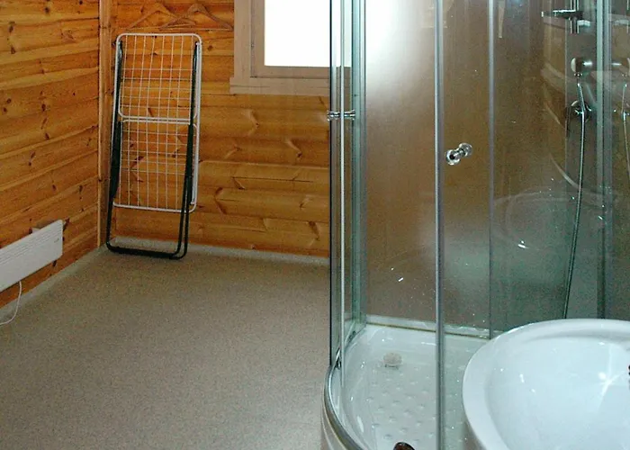 5 Person In Bårdset